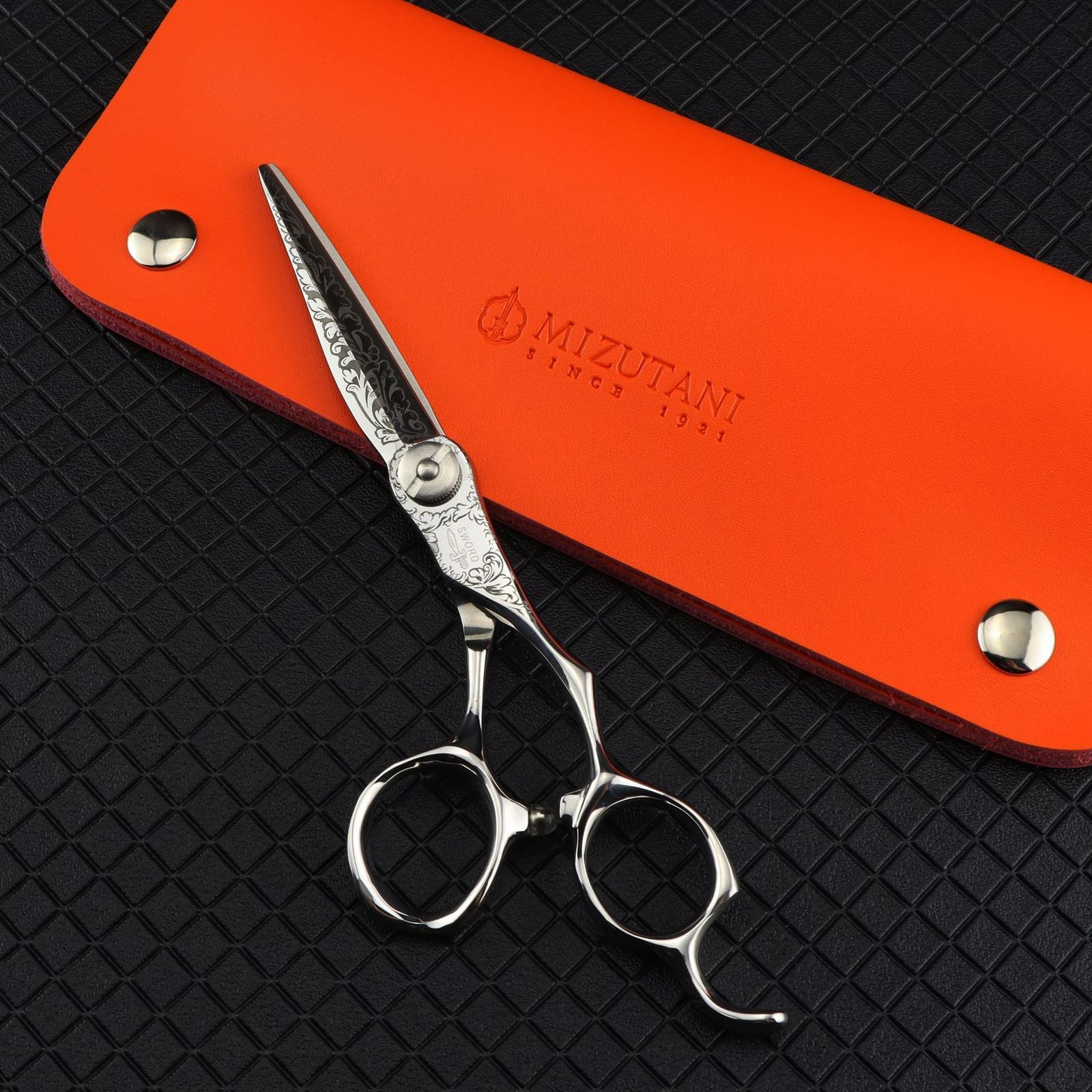 MIZUTANI Black Hairdressing Scissors Professional Hairdressing Scissors Set No Trace Teeth Scissors Thin Cut Hair Stylist Specia 241018 S2563