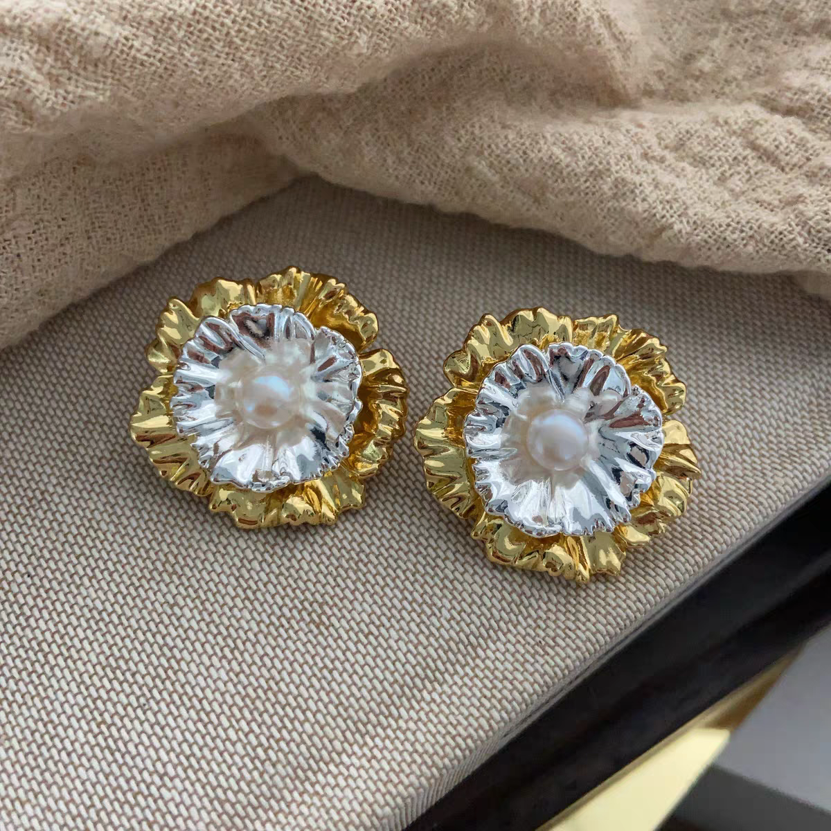 Ladies' earrings with gold and silver dual color electroplated exaggerated earrings