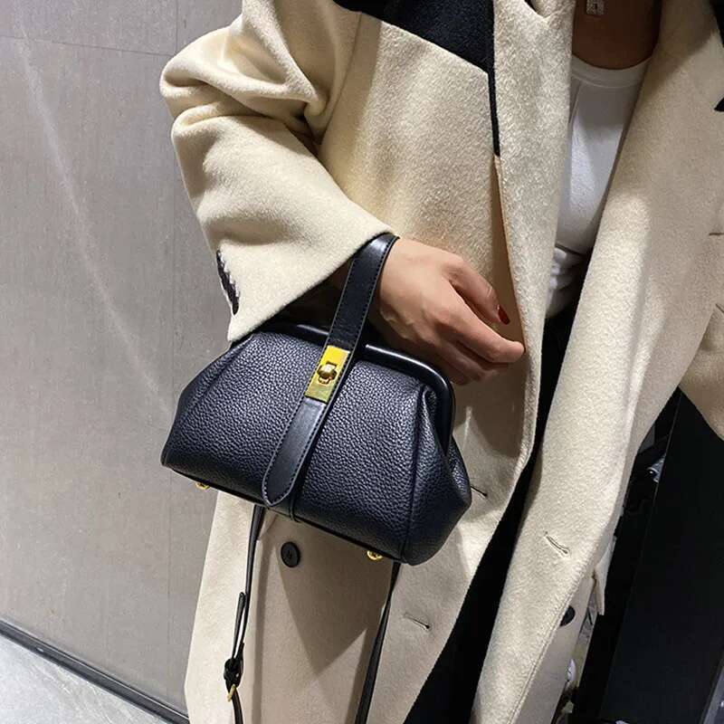 Women's New Trend Handbags Quality Retro Designer Crossbody Bags Female Shopping Totes Shoulder Free Shipping