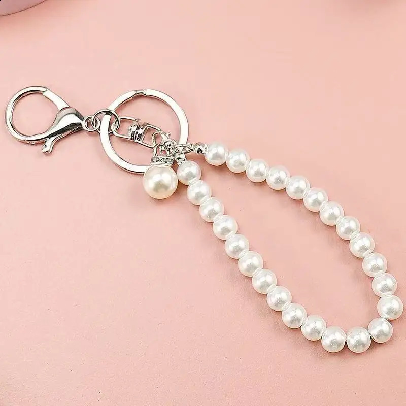 Pearl keychain pendant handmade car keychain pendant jewelry pendant gift DIY niche 250409