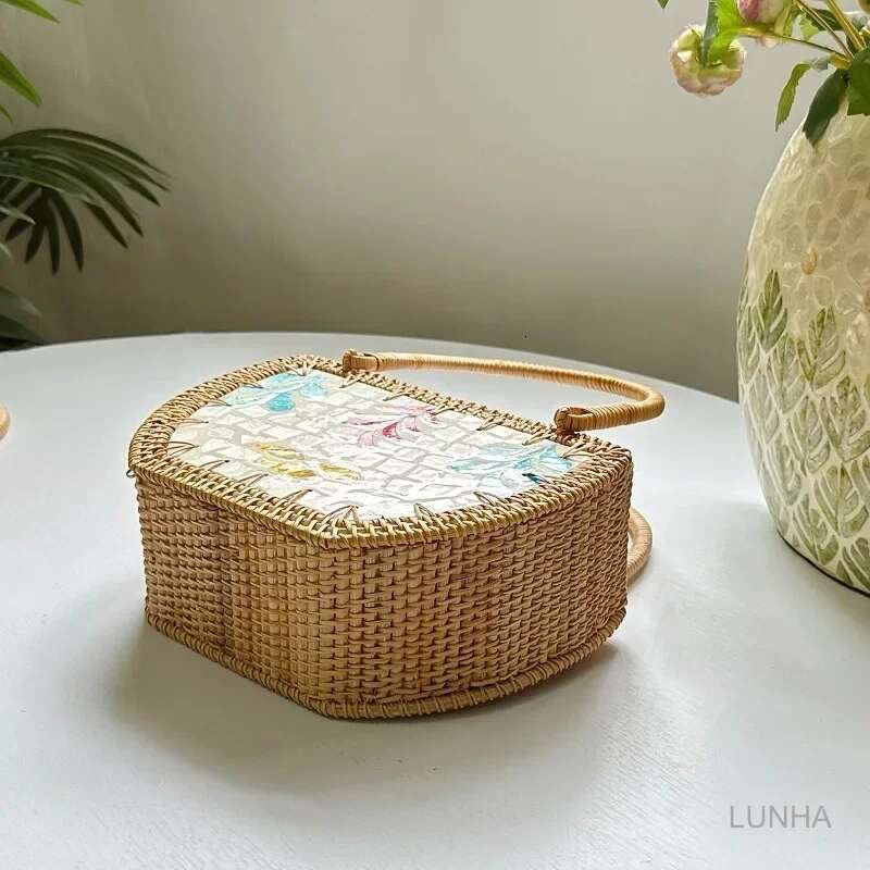 Vintage Handmade Woven Rattan Shell Tote Bag For Women Beach Summer Style Casual Handbag Top Handle Basket Purse