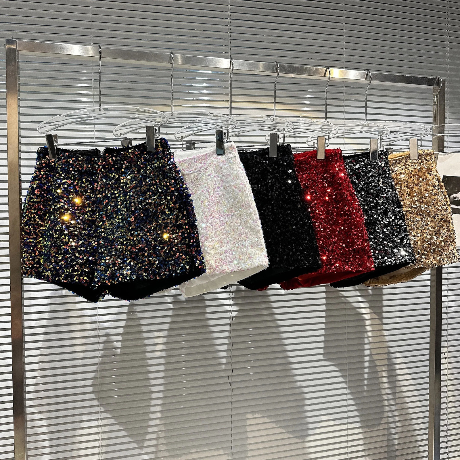 6 Colors 2024 Shiny Sequined Hip Shorts Women High Waist Slim-Fit Sequins Black Bodycon Skirt Girl Party Club Shorts 250409