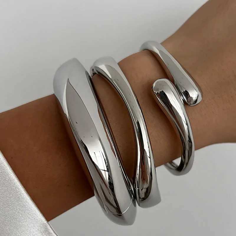 2 Styles Vintage Hip Hop Metal Cuff Bangles Punk Golden Silver Color Geometric Spring Bangles For Women Bracelet Men JewelryC250411