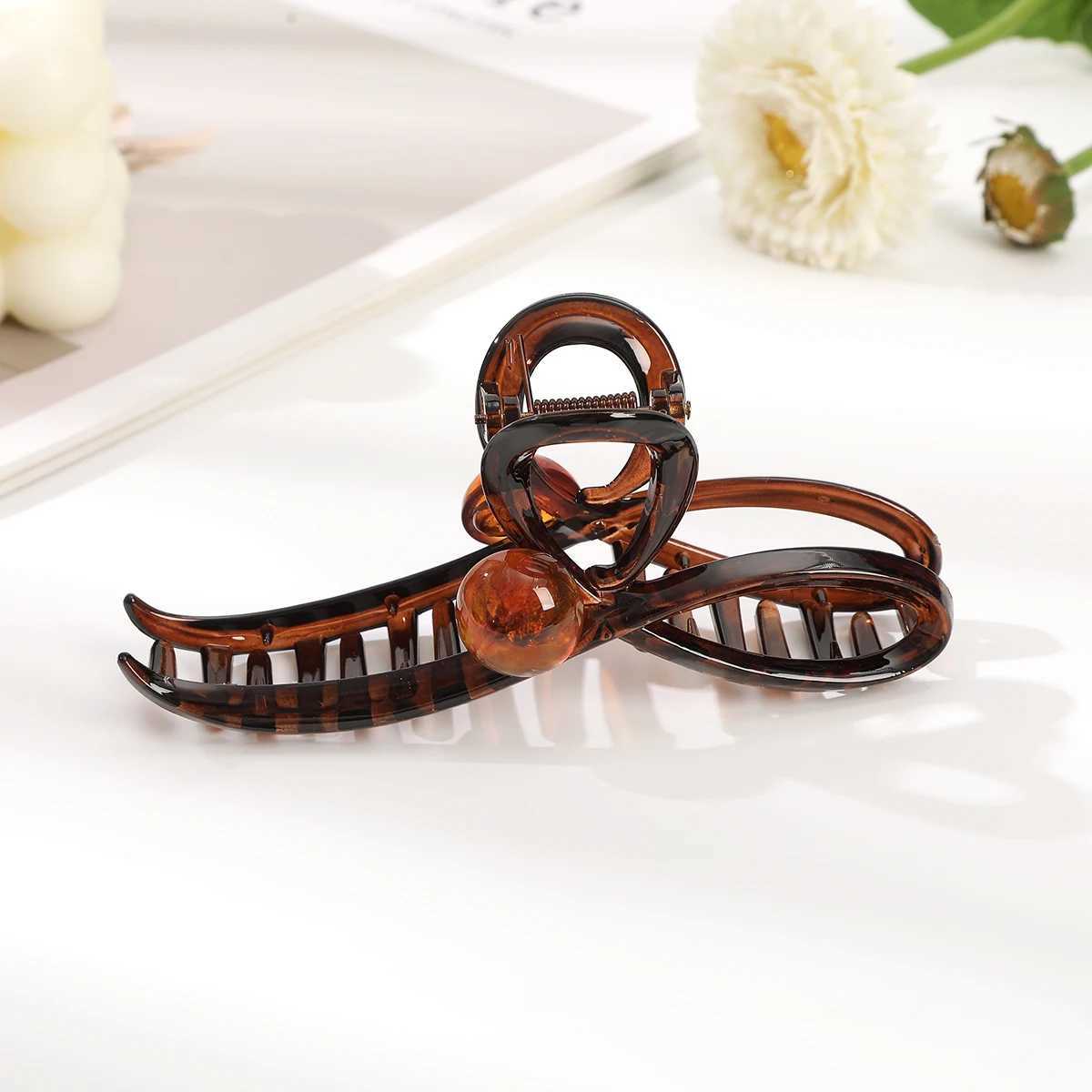 Retro round bead claw clip suitable for women big hair shark clip rear hair clip rear hair clip Y2504012