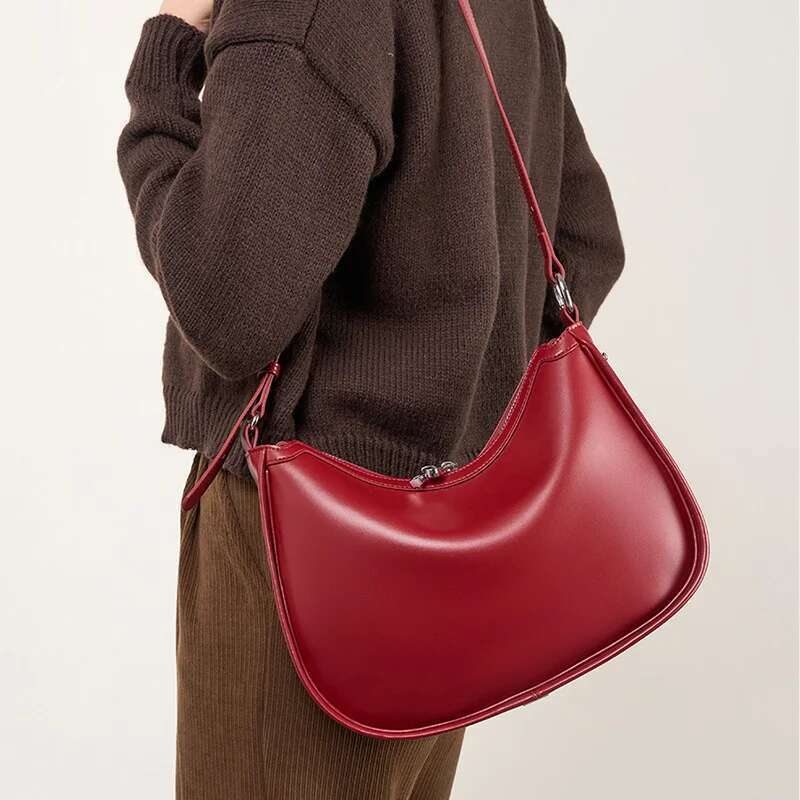 Designer Bag 2024 New Women's Underarm Female Genuine Leather Half Moon Design Handbags Ladies Simple Shoulder Crossbody Bags Wrist Bag