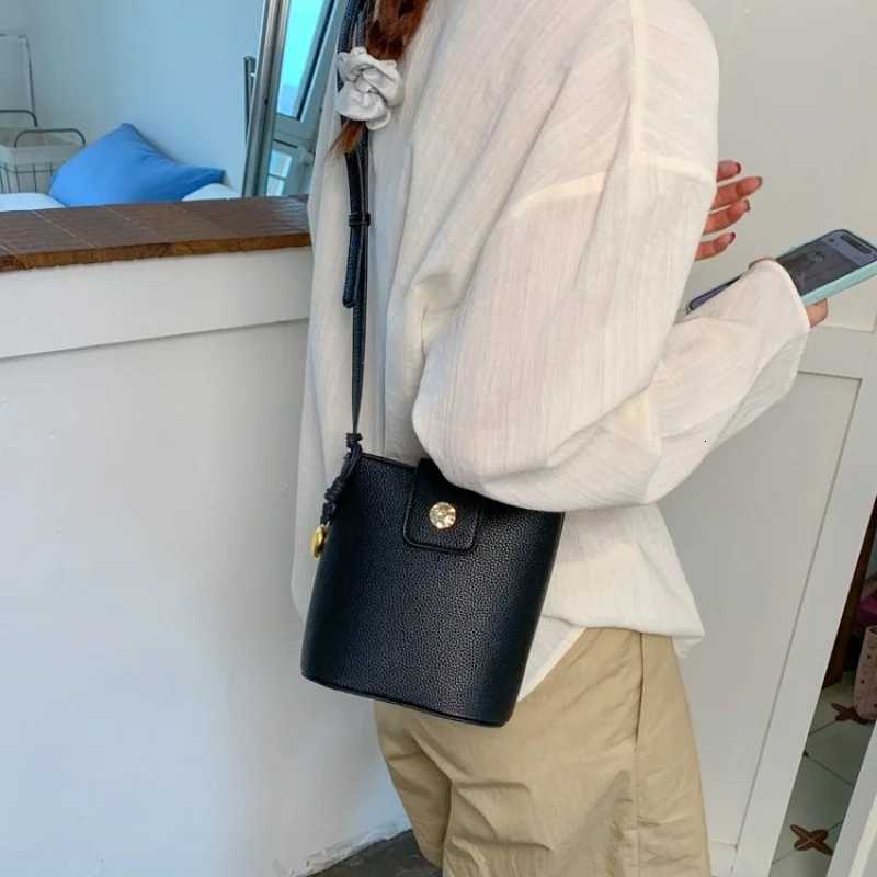 Chic Womens Leather Handbag Luxury Designer Shoulder Bag Crossbody Purse Ladies Elegant Top Handle Tote MessengerW251111