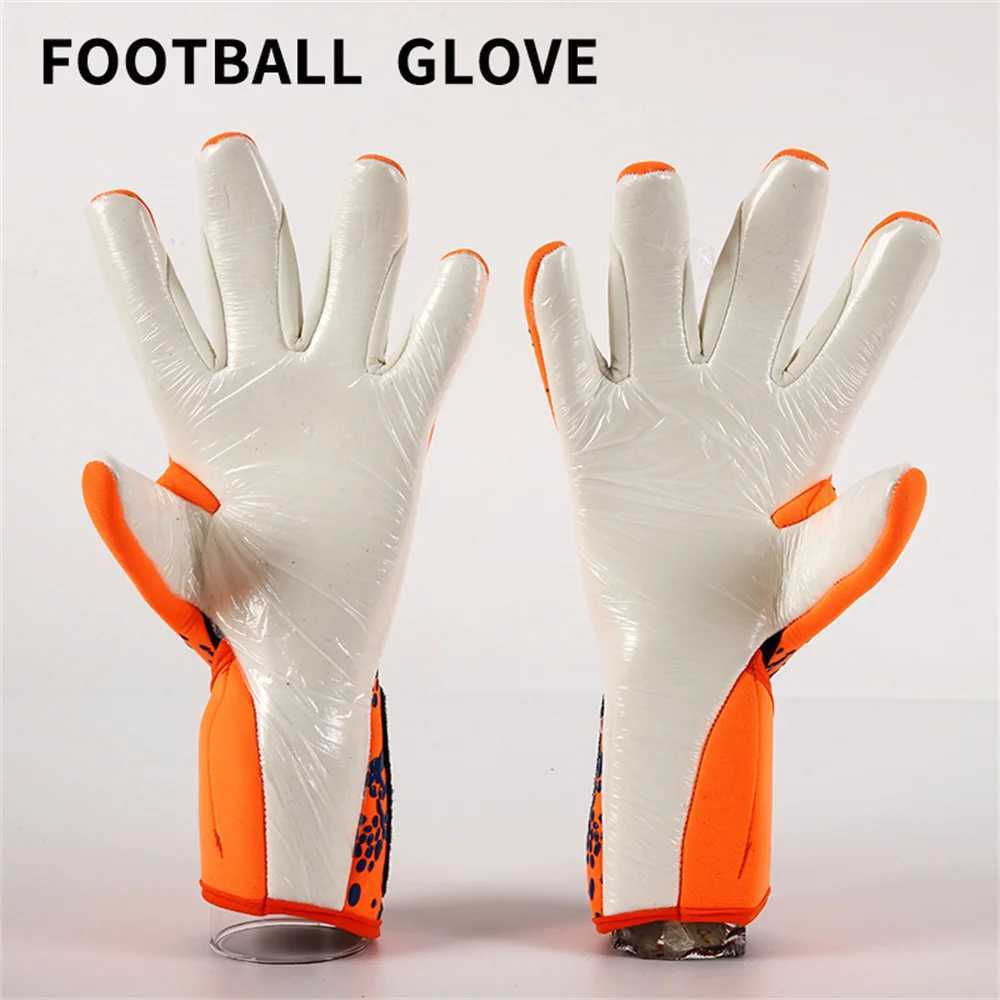 Goalkeeper gloves provide excellent protection for fingers preventing injuries. Football gloves and finger protection gloves for teenagersXJ250412