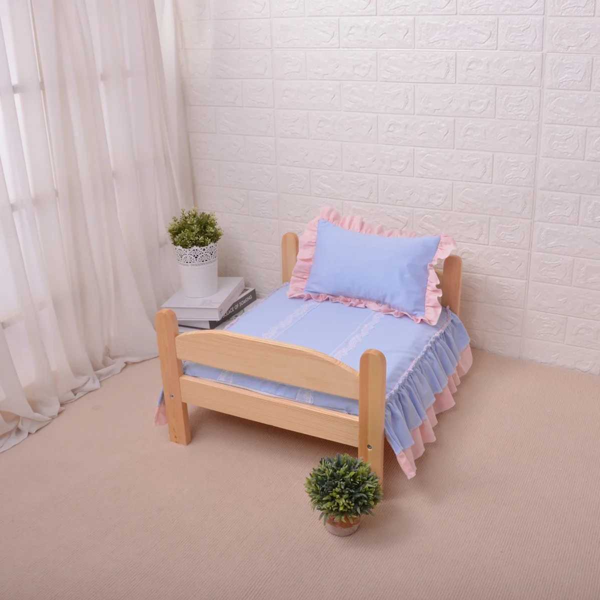 Cute solid wood pet bed comfortable dog bed free full set of pet bedding detachable and washable pet bed X250412