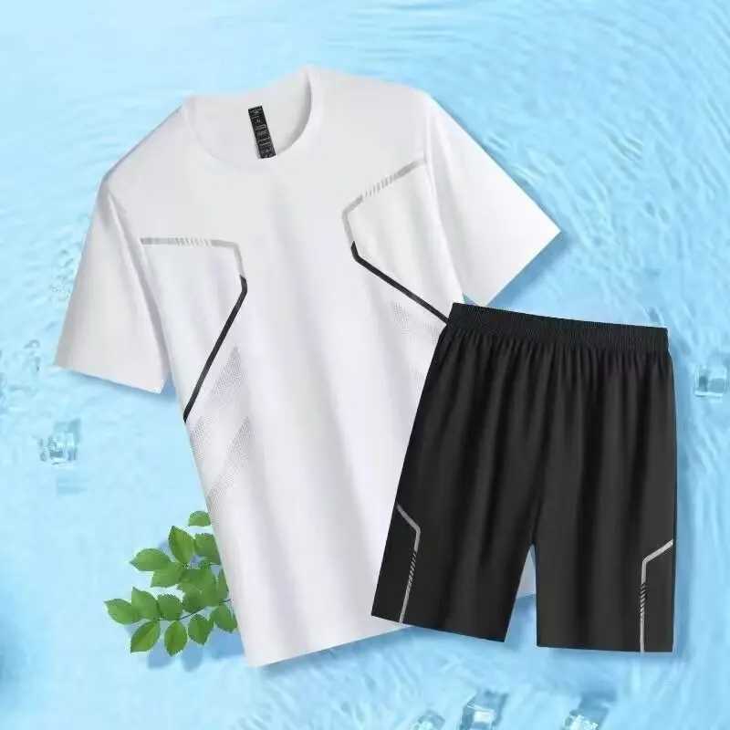 Summer casual mens short sleeved T-shirt trend five point short sleeved two-piece set outdoor sports quick drying mens clothingXJ250412