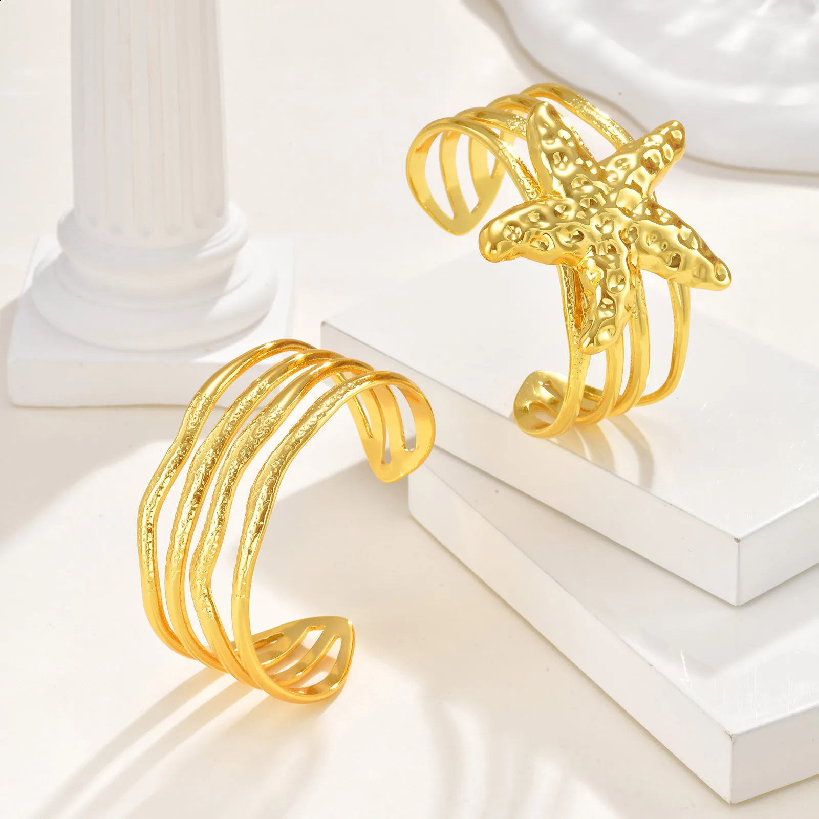 Short and chubby wide cuff starfish bracelet for women 18K genuine goldplated open stainless steel jewelry 250410
