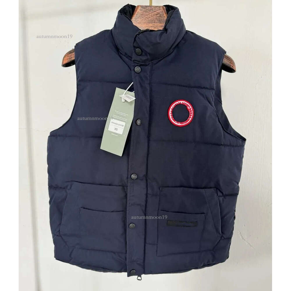 Canada Jacket Designer Mens Vest Luxury Down Puffer Canadian Woman Feather Filled Material Coat Graphite Couple Gooselies 0a8