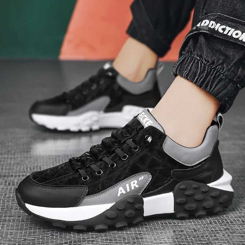 Mens casual sports shoes fashionable and high-quality anti slip outdoor casual shoes mens comfortable new sports and leisure shoes for spring and summ