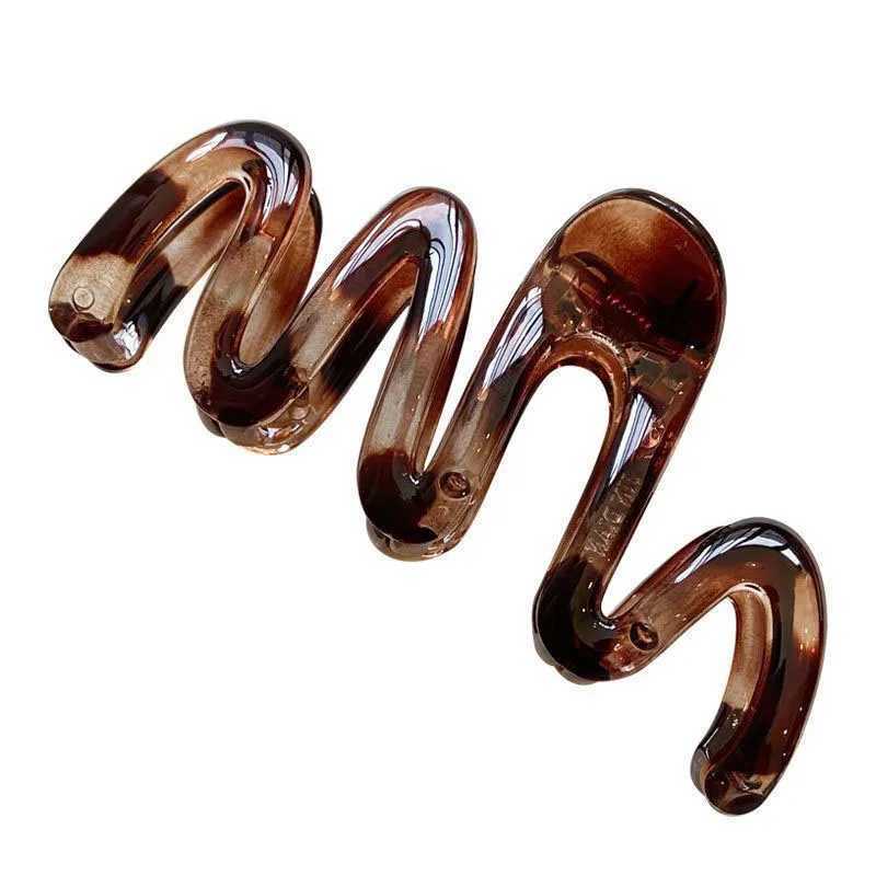 Womens Y2K wave high gloss amber brown 11cm/4.33 inch large lightweight plastic hair clip elegant minimalist hair accessory Y2504012