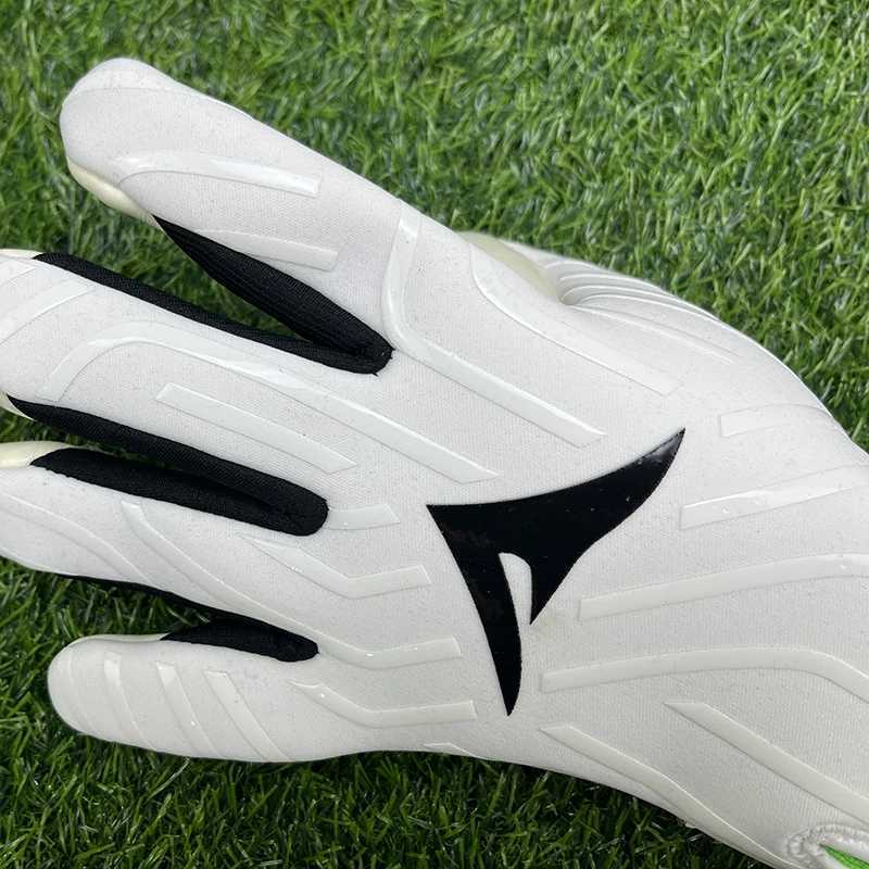 AERFEY Football Soccer Goalkeeper Gloves Thickened latex 4 mm Adults Teenager Goalkeeper Soccer Goalie GlovesW251112