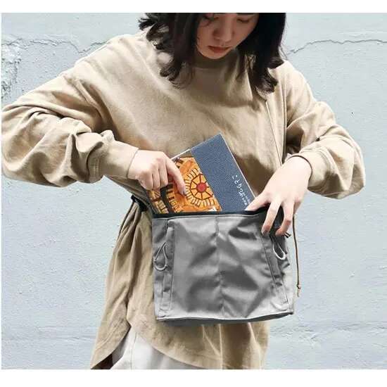 2025Ss Casual Shoulder Nylon Cloth Crossbody Men Durable Messenger Bag Fashion Fanny Pack
