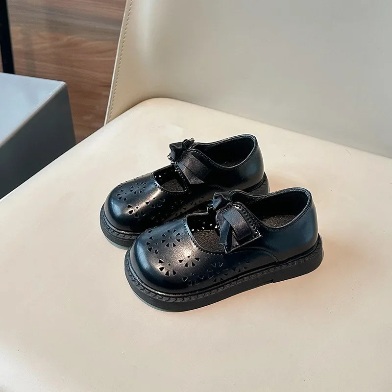 Girls shoes spring and summer items baby PU leather shoes childrens hollow bow childrens breathable princess apartment Loafer 250411