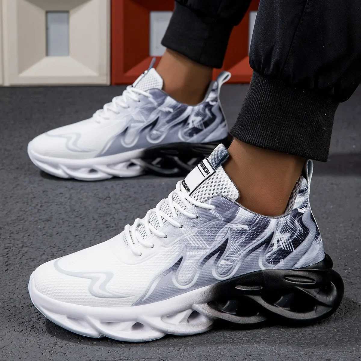 Couple running shoes womens lightweight mesh breathable comfortable smooth tennis shoes summer lace up sports shoes mens W250412