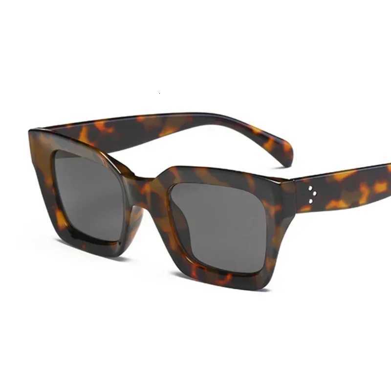 Fashion Thick Frame Square Sunglasses Woman Brand Design Vintage Mirrored Oversized New Cat Eye Sun Glasses Female Shades Z250411
