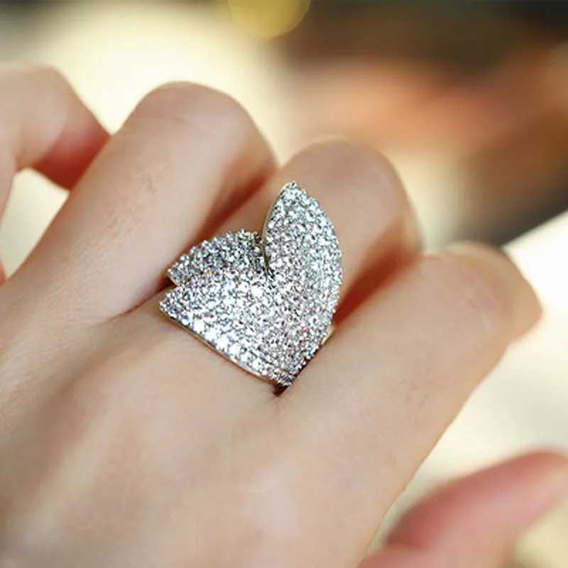 New Fashion Exaggerated Engagement Rings for Women Oversized Butterfly Flower AAA Cubic Zirconia Bridal Beauty Jewelry GiftsXJ250412