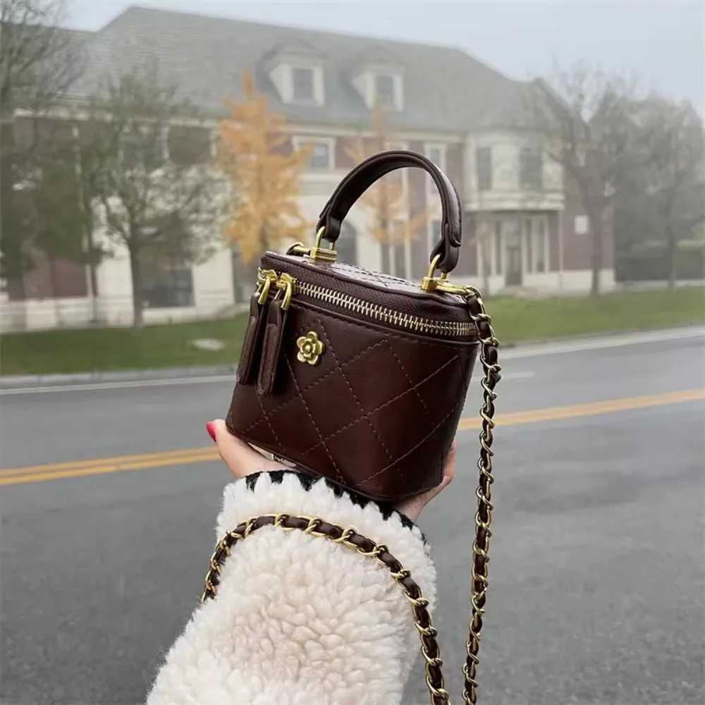 Luxury Mini Ten Font Womens Bag 2024 Lingge Chain Shoulder Bag Fi Brand Luggage Lipstick Coin Wallet and HandbagXJ250412