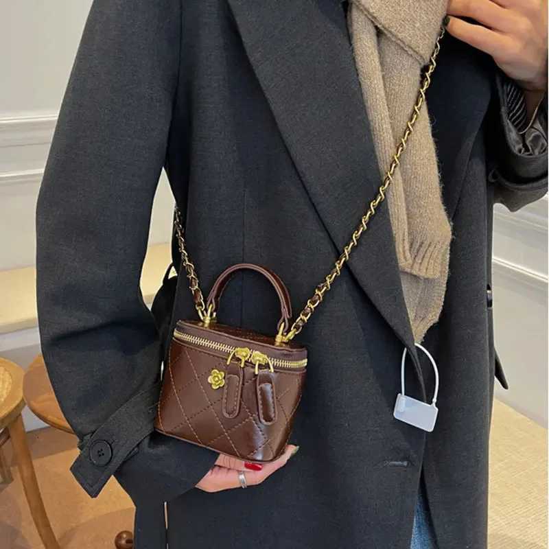 Mini Straw Bucket Crossbody bag For Women Summer Weave Womens Brand Handbags And Purses Fashion Chain Simple Shoulder BagsT2511112