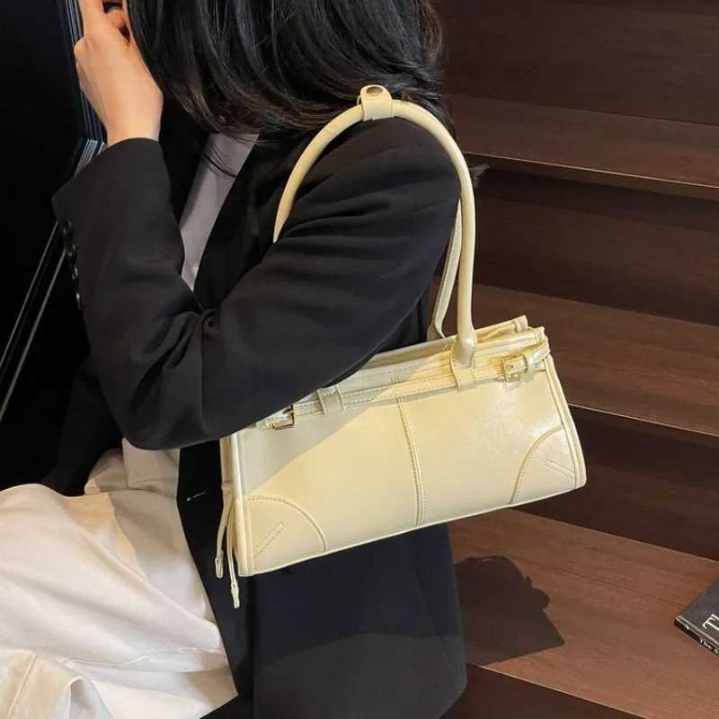 European Summer Girls Crossbody With Unique Design Language Versatile For Casual Commuter Light Luxury GatheringsW251112