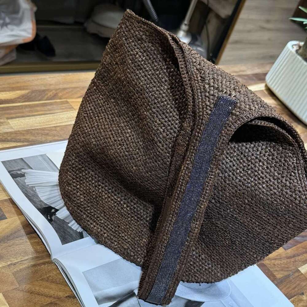 2025 Spring And Summer New High Quality Fashion Raffia Bucket Bag Women