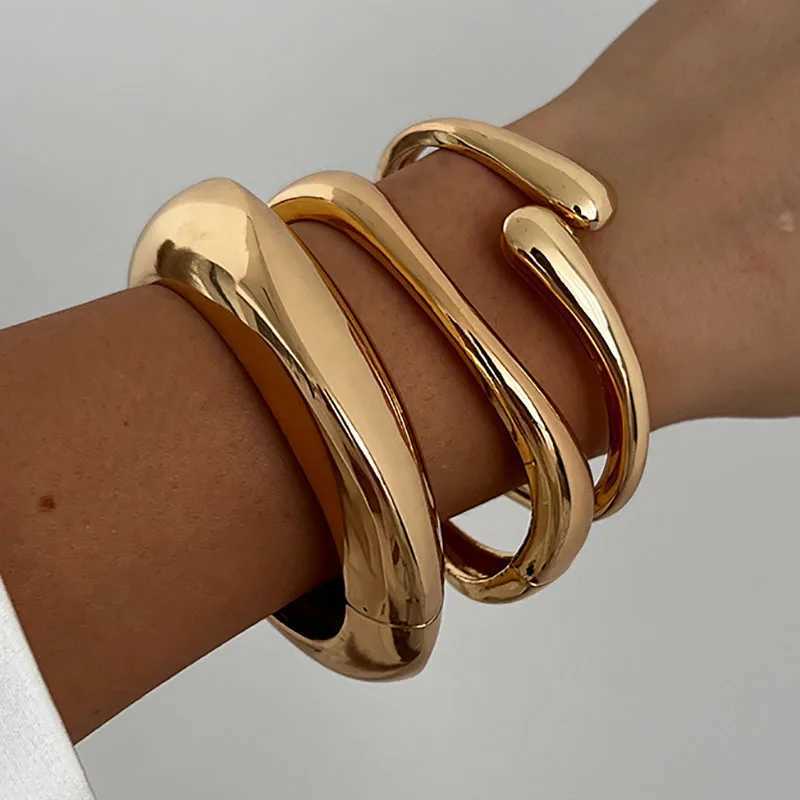 2 Styles Vintage Hip Hop Metal Cuff Bangles Punk Golden Silver Color Geometric Spring Bangles For Women Bracelet Men JewelryC250411
