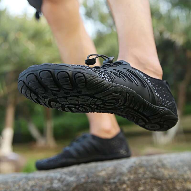 2025 Summer New Women's Men's Water Swimming Shoes Five Finger Water Designer Fashion Sports Shoes Beach Barefoot Surfing Slippers Beach and