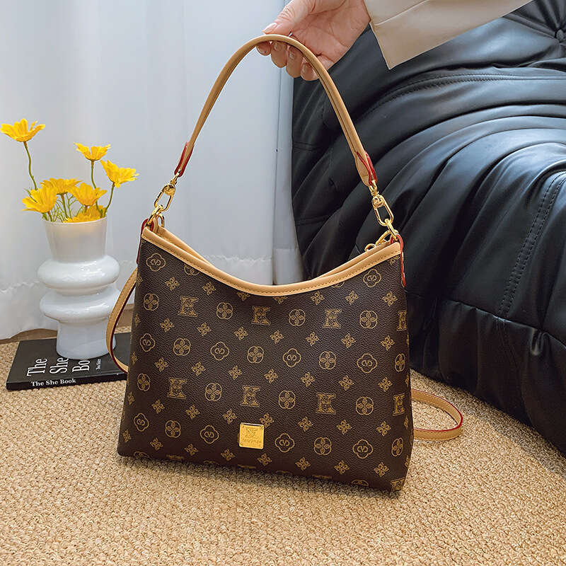 High-end Fashion Versatile Chic Niche Tote for Women 2025 New Simple Casual Commuter Shoulder Crossbody Bag