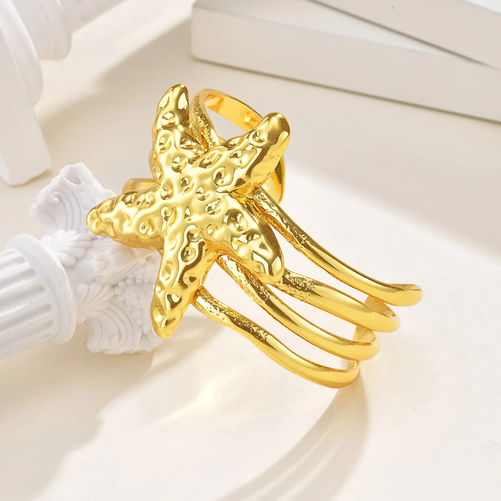 Short and chubby wide cuff starfish bracelet for women 18K genuine goldplated open stainless steel jewelry 250410