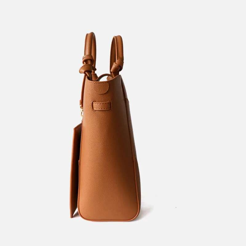 2025 New Bucket Cowhide Shoulder Niche Design Large Capacity Women's Handheld Vegetable Basket Bag