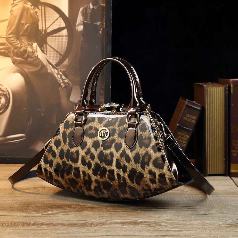 Designer Shoulder Women Phone Pocket Leopard Pattern Diagonal Cross Bag Patent Leather Glossy Retro Versatile Handbag