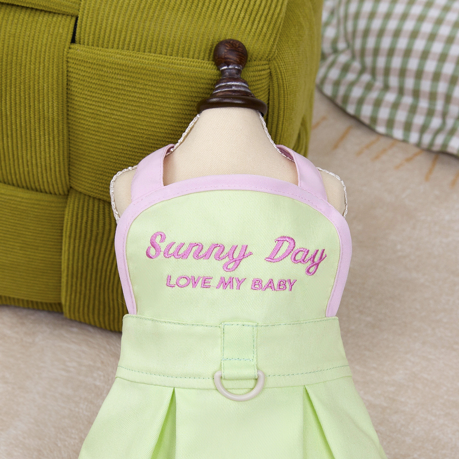 Leisure Dog Clothes Pet Dress Shirt Cute Dog Sundress Embroidered Letters Dress Puppy Summer Apparel Clothes Dog Skirt Shirt with Ruffles for Small Ca
