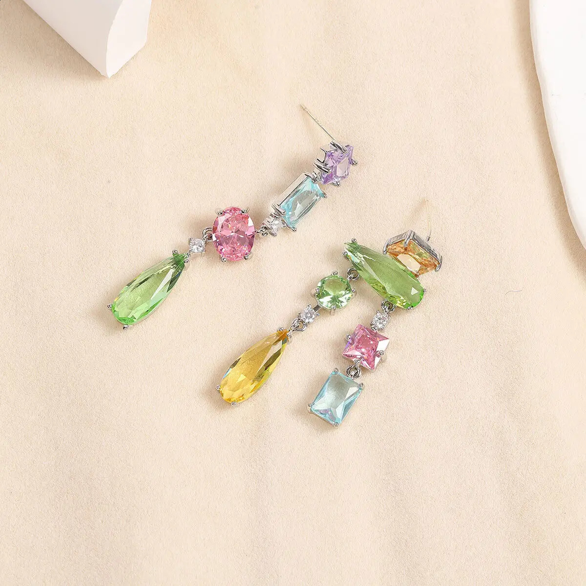 Women and Girls Irregular Rhinestone Dangle Earrings Glitter Eardrop Fashion Jewelry Cocktail Party Gifts 250411