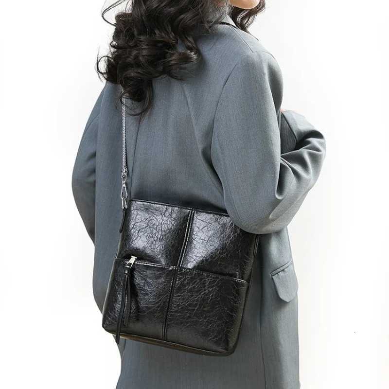 Luxury Ladies Hand Bag With Paris Inspired Details And Premium Leather For Daily OutingsW251111