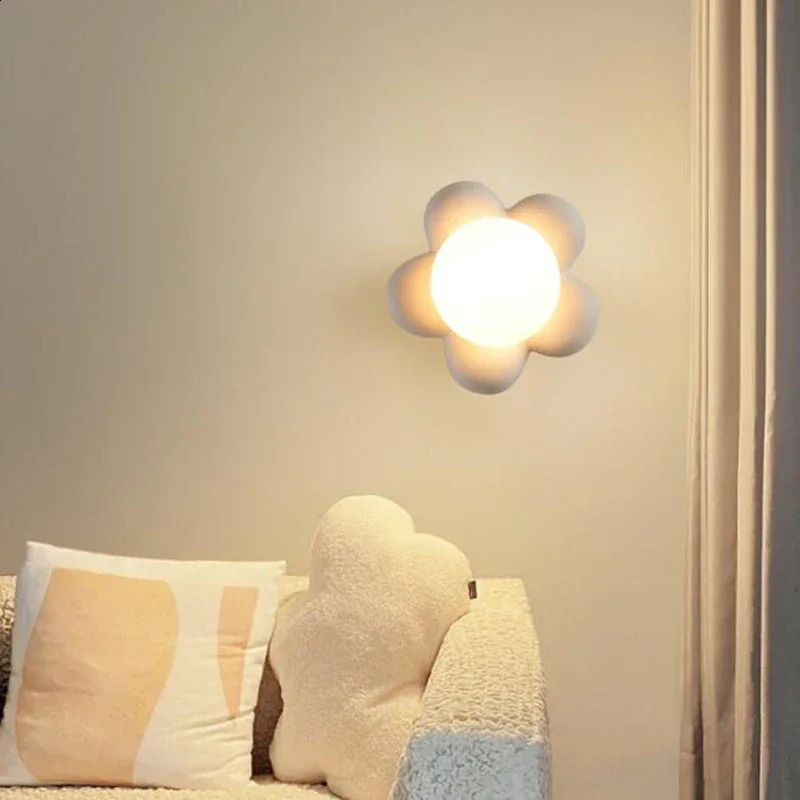 Rural style simple and warm floral wall lamp Nordic creative for childrens rooms study rooms bedrooms bedside lamps 250411