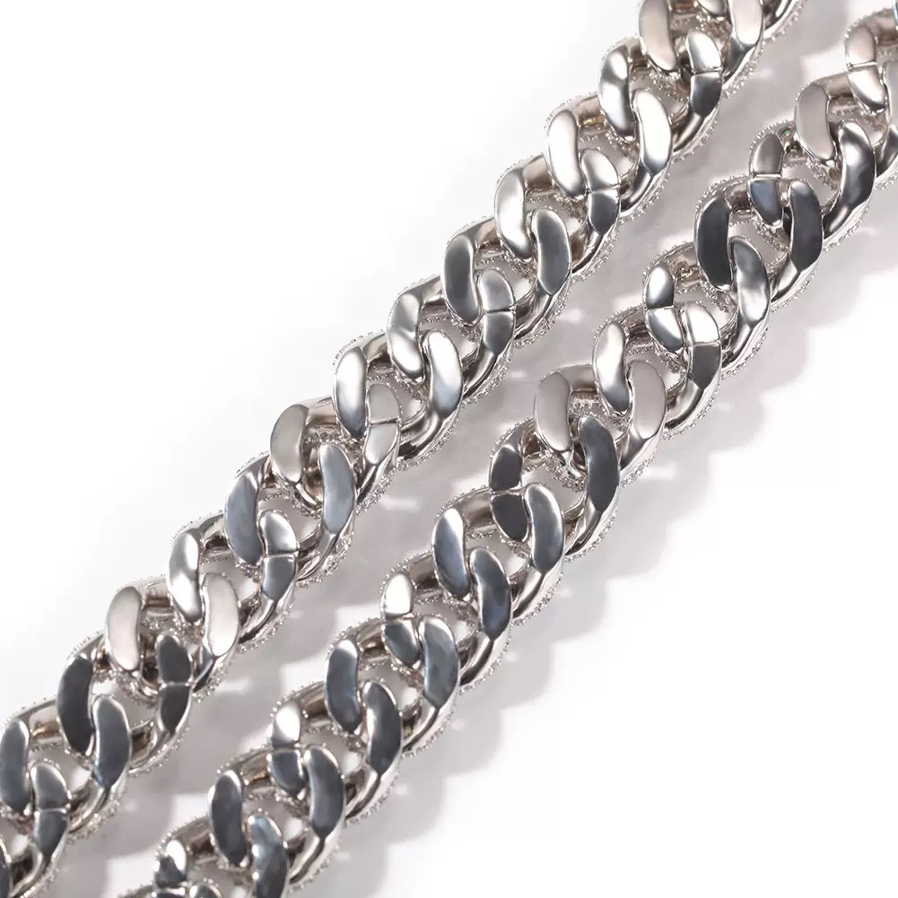 Stylish Sterg Sier Moissanite 20mm Pendant Necklace for a Sophisticated Look