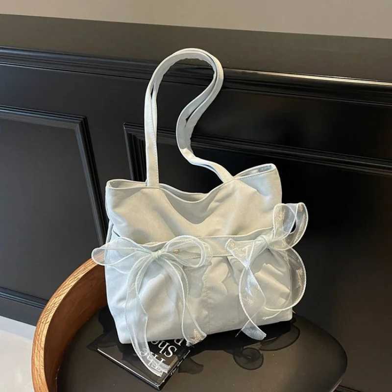 Elegant Designer Paris Fashion Messenger Bag For Women With Vintage Look And Simple Casual CommuterW251111