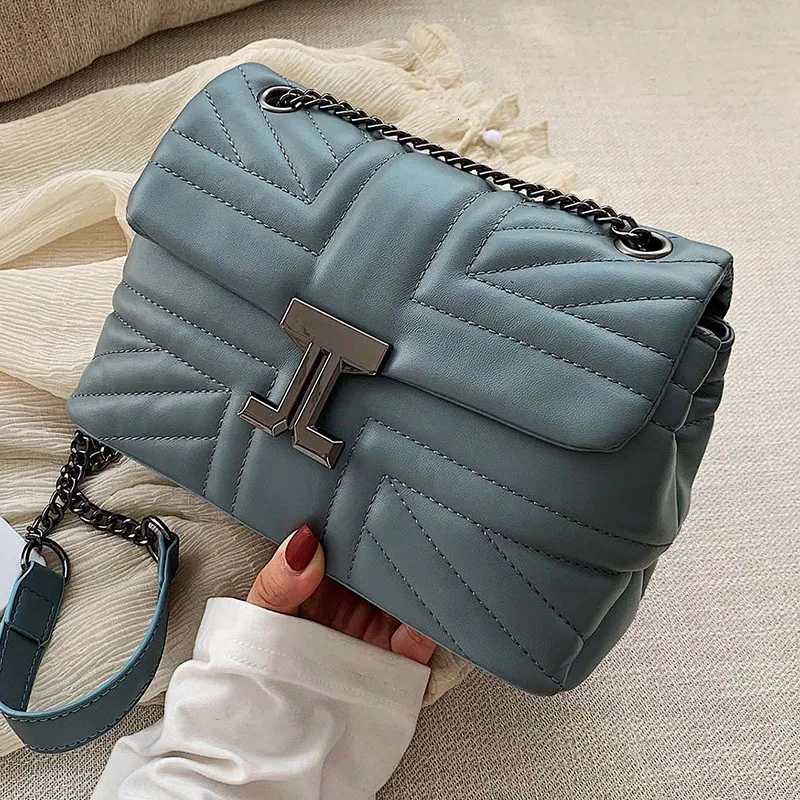 Simple and exquisite womens casual crossbody bag trendy and lightweight versatile womens bag suitable for various occasionsT2511112