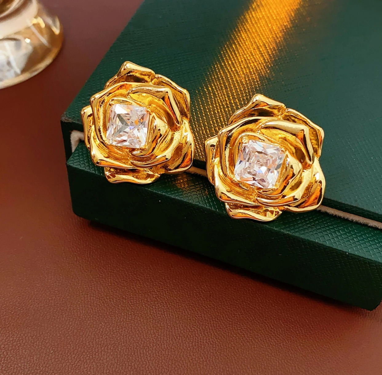 zircon flower earrings with European and American style high-end womens earrings model 250409