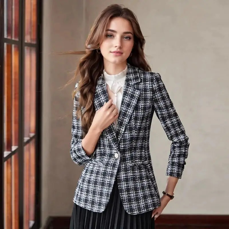 Woolen Plaid SpringSummer Womens Mini Set Jacket 2025 Korean Edition Plus Size Retro 250407