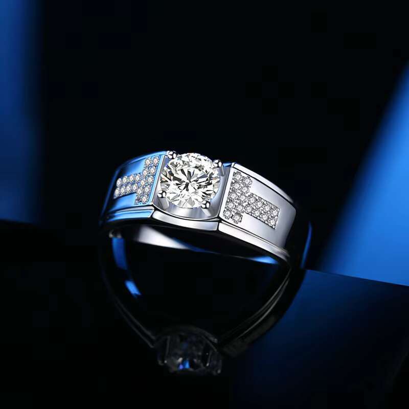 Classic Design D Color VVS1 18K White Gold Plated 925 Sterling Silver Waterproof 1Carat Sparkling Moissanite Ring for Men