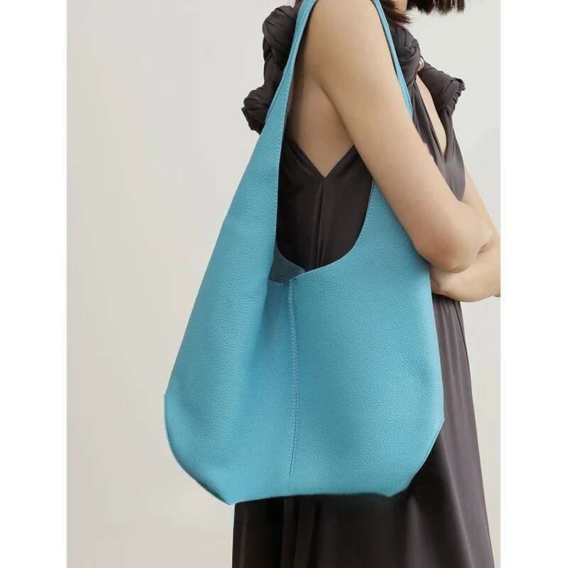 Fashion Popular Cool Totes For Women High-Capacity Cowhide Shoulder 2025 Chic Designed Genuine Leather Underarm Bag