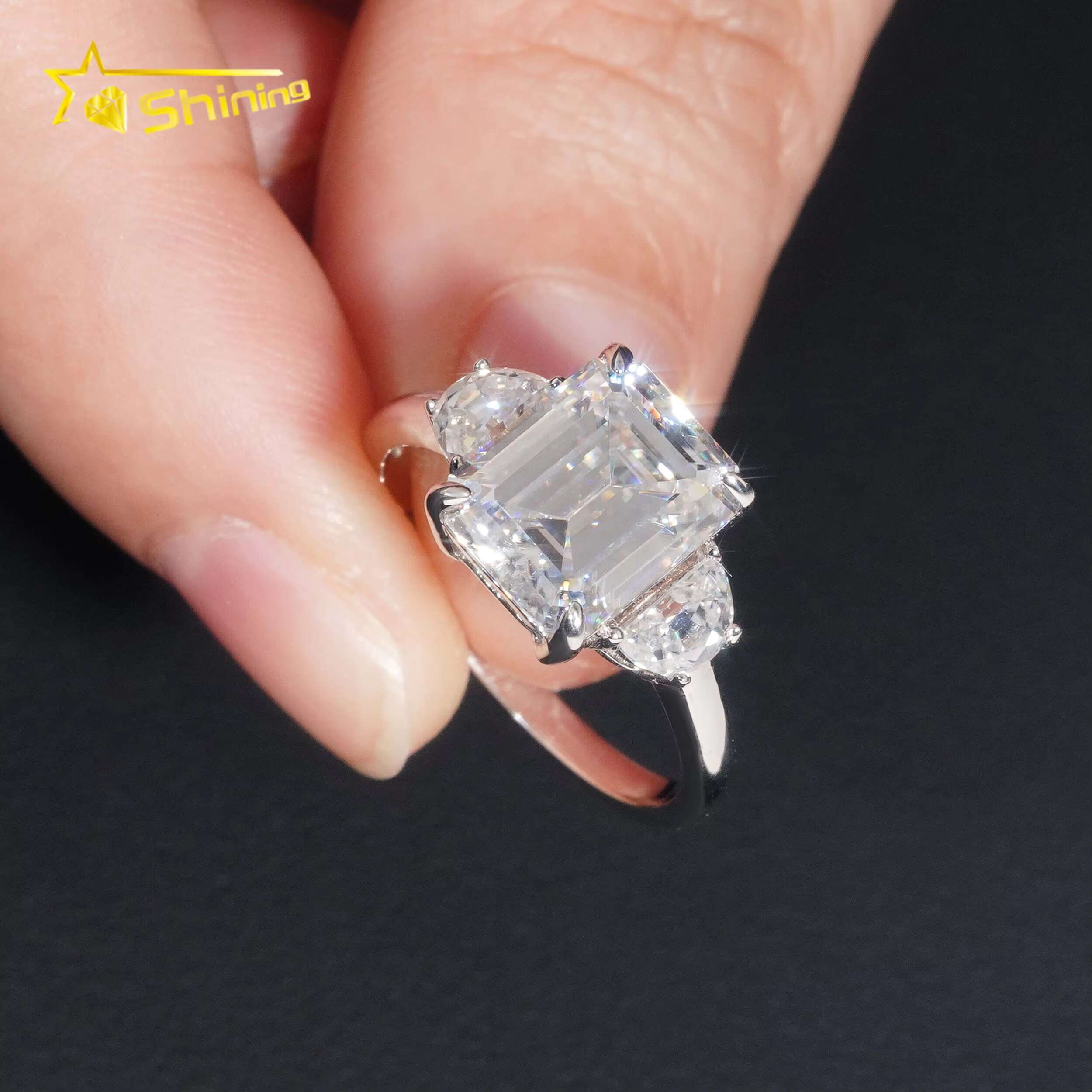 Factory Price Luxury Rectangle Cut Diamond Ring 925 Sterling Silver 2.5ct VVS Moissanite Engagement Wedding Band Rings for Women