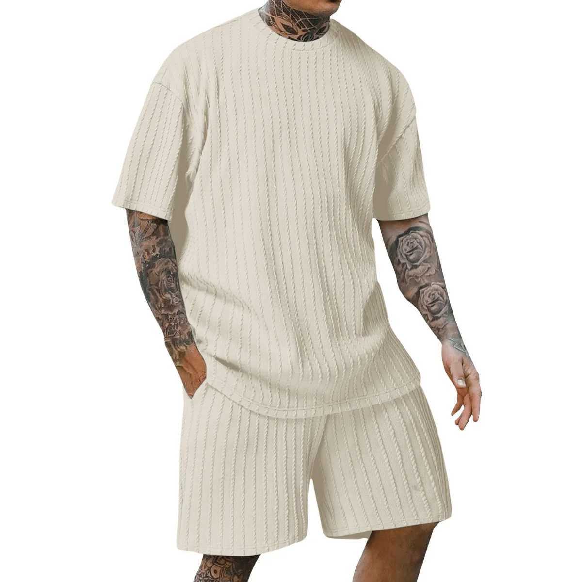 Mens new summer sports solid color lace vertical stripe T-shirt short sleeved setXJ250412
