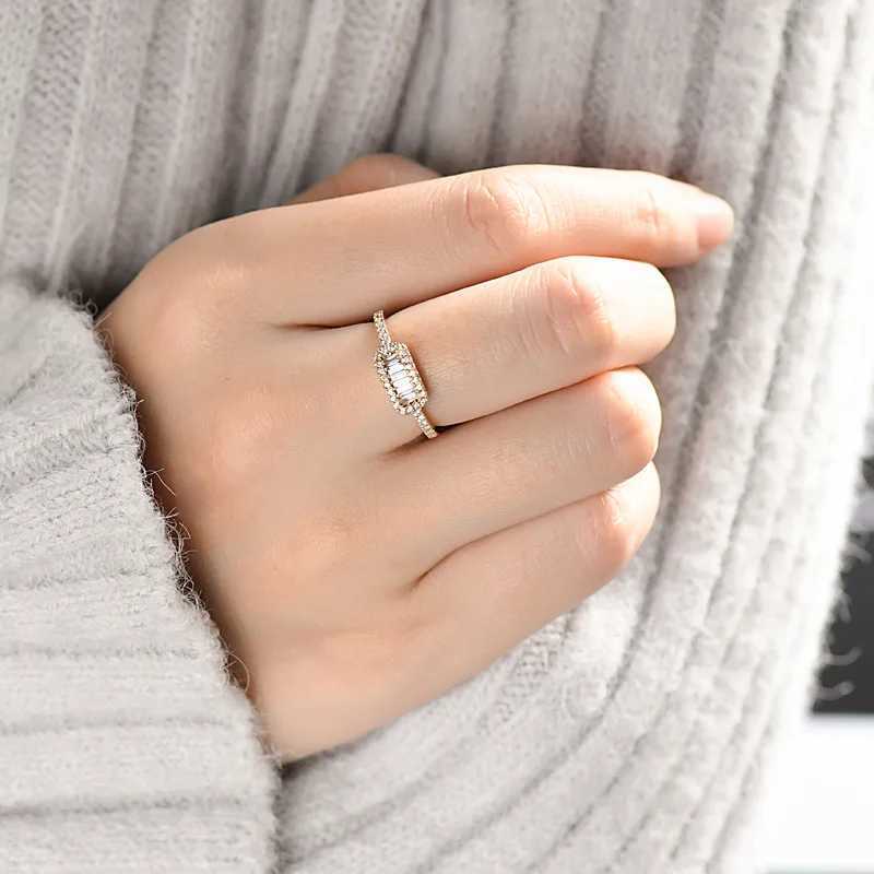 925 genuine sterling silver engagement ring suitable for womens rectangular shape she Prong set transparent cubic zirconia jewelry giftXJ250412