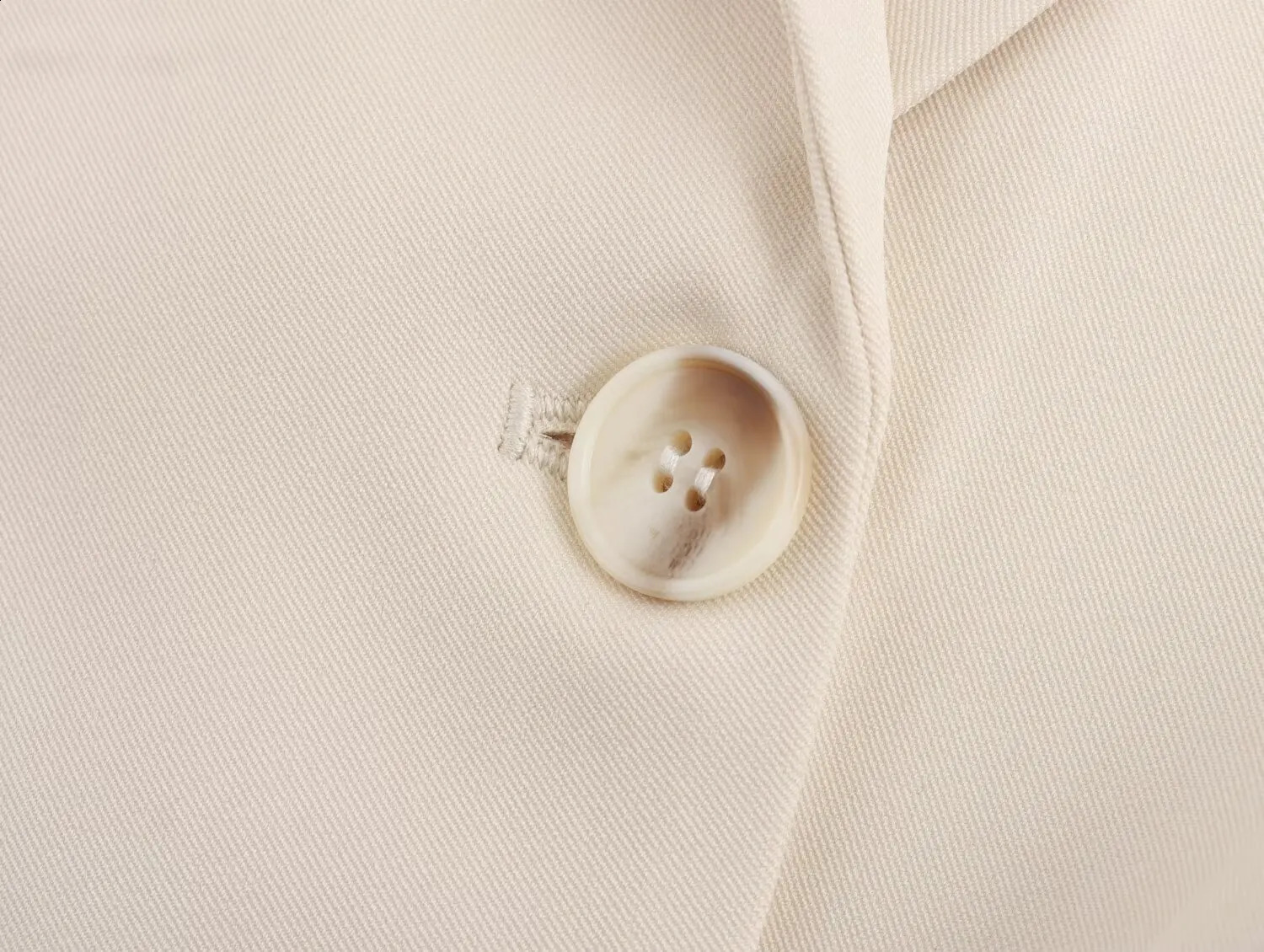 2024 autumn womens clothing European and American style fashionable casual white striped loose suit jacket 250407