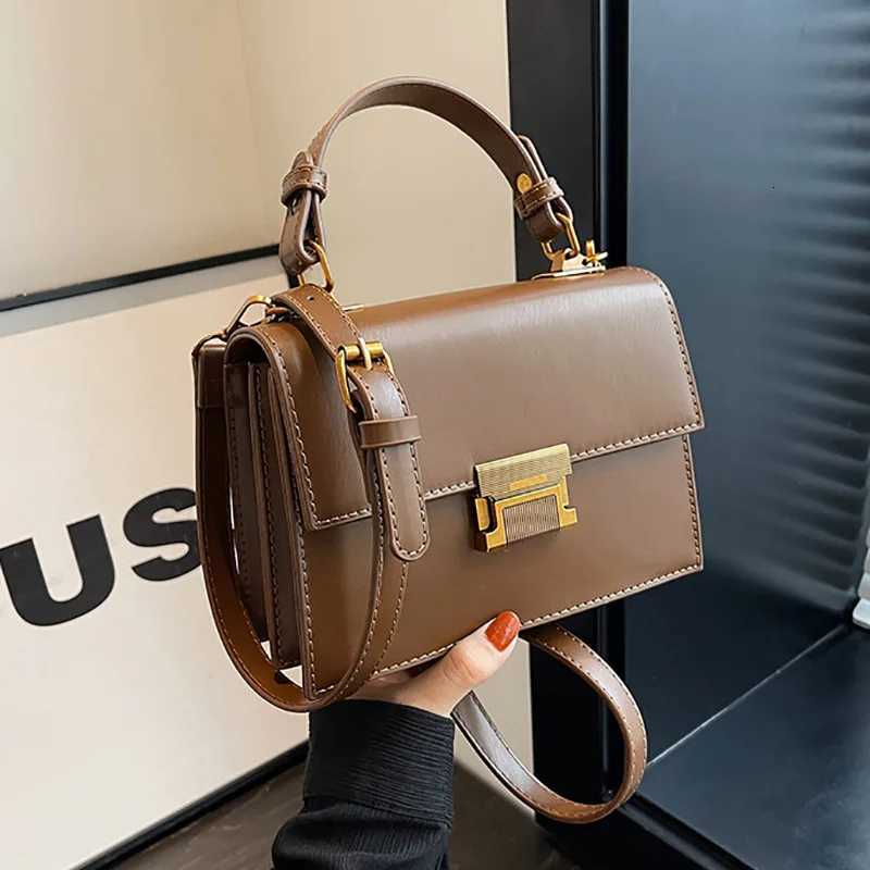 Ladies New Versatile Crossbody Bag Fashion Solid Color Flip Up Handheld Bag Women PU Leather Single Shoulder Small Square BagT2511112