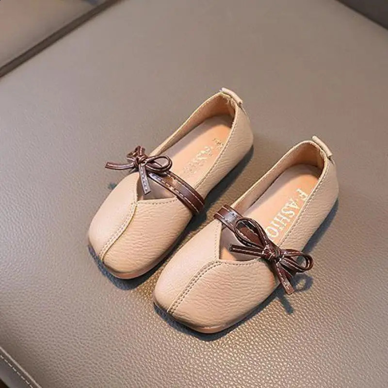 Girls leather shoes fashionable childrens bow soft comfortable flat shoes student baby casual shoes spring autumn H698 250411